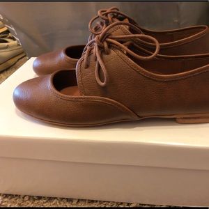 Steve Madden Oxford Style Lace Up Flats